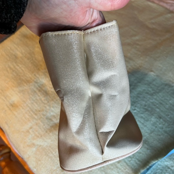 Soft champagne colored cocktail handbag with metal hardware - Picture 6 of 12